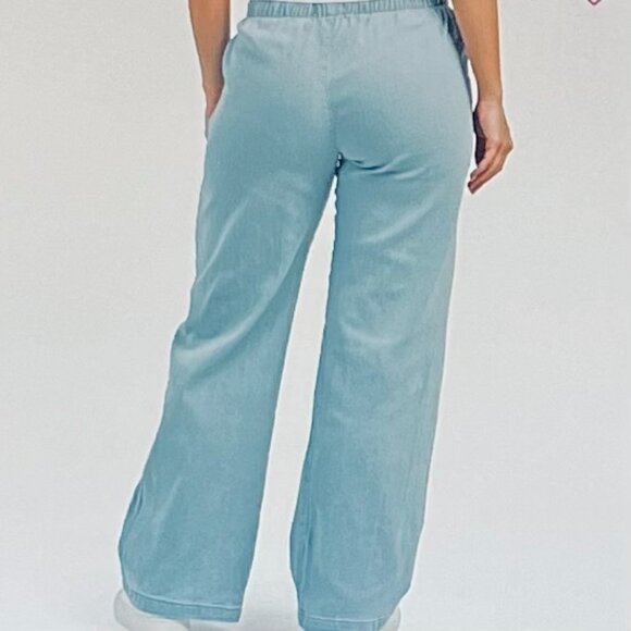 BEBE Wide Leg Elastic Waist Chambray Jeans in Light Blue (L) New With Tag - Picture 2 of 9